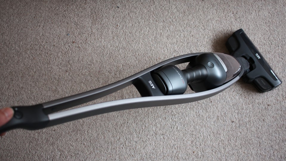 Best vacuum cleaner: AEG QX9